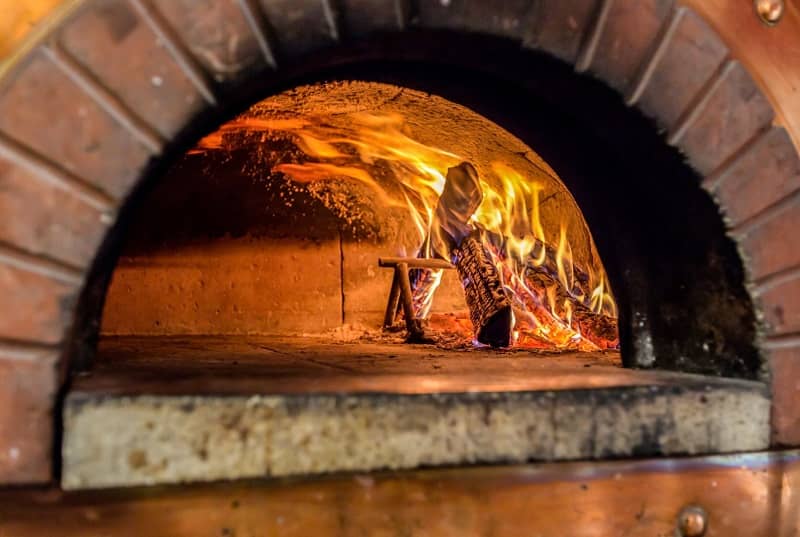 Canna fumaria forno a legna per panifici e pizzerie